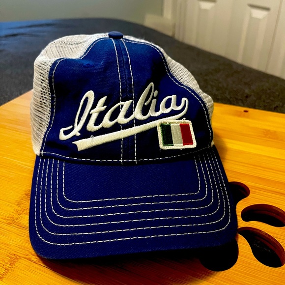 Disney Accessories - Disney Parks Italian Italia trucker, baseball hat